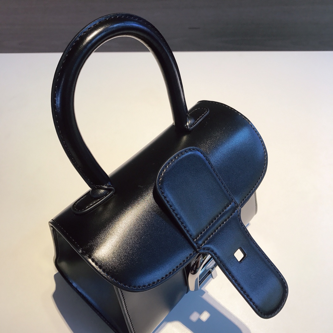 델보 브리앙 MM 박스백 스몰